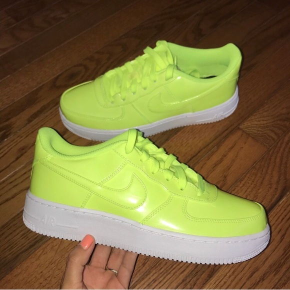 LAST ONE!! New Size 7.5 Nike Yellow Air Force Ones - Picture 2 of 6